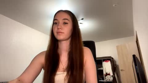 Snapshot of luveniacamero chatting on 12.18.25 Luna Muna online show from 12.18.25