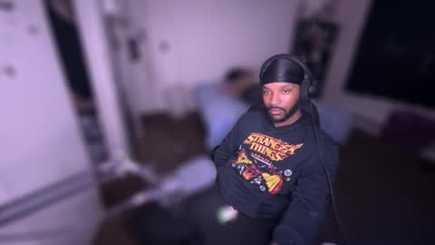 Snapshot of luverboibbc chatting on 11.11.25 luverboi online show from 11.11.25