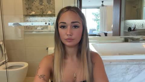 Livvyy online show from 11.12.25