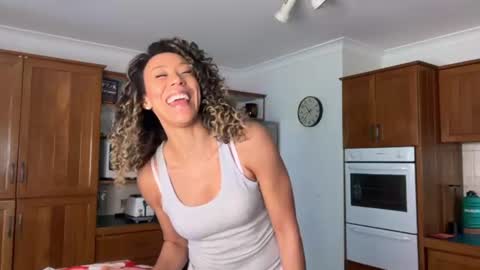 Reesa online show from 07.11.26
