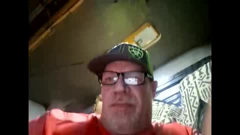 Snapshot of luvtw2eet6ussy chatting on 11.15.25 luvtw2eet6ussy online show from 11.15.25