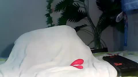 Bee Bee online show from 09.17.25