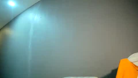 Bee Bee online show from 07.12.26