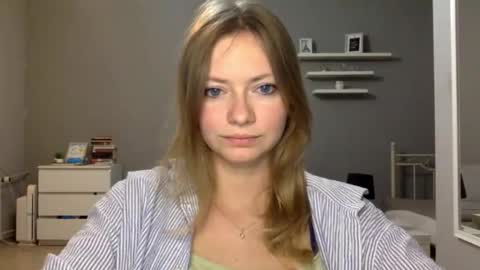 Snapshot of lux_millie chatting on 01.06.26 Millie online show from 01.06.26