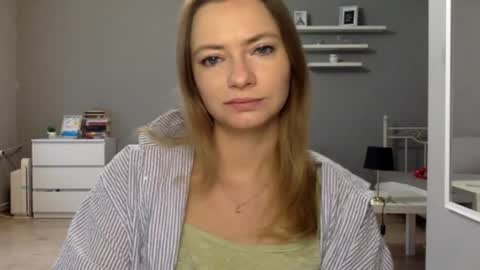 Snapshot of lux_millie chatting on 01.11.26 Millie online show from 01.11.26