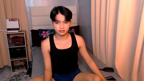 queen lux online show from 02.25.25