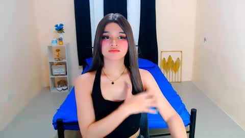 queen lux online show from 10.10.25