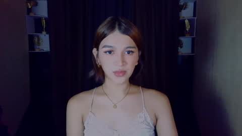 queen lux online show from 05.06.26