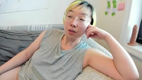 Snapshot of luxgray chatting on 06.13.26 LuxGray online show from 06.13.26