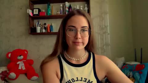 Snapshot of luxie_queen chatting on 09.26.25 Katie online show from 09.26.25