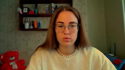 Snapshot of luxie_queen chatting on 10.03.25 Katie online show from 10.03.25