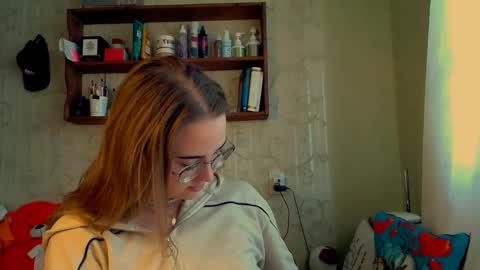 Snapshot of luxie_queen chatting on 10.22.25 Katie online show from 10.22.25