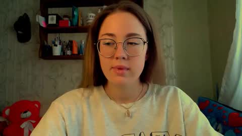 Snapshot of luxie_queen chatting on 10.24.25 Katie online show from 10.24.25