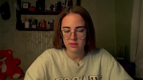 Snapshot of luxie_queen chatting on 11.13.25 Katie online show from 11.13.25