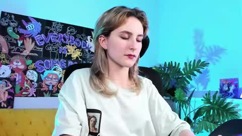 Snapshot of luxrayi chatting on 02.18.25 Ray online show from 02.18.25