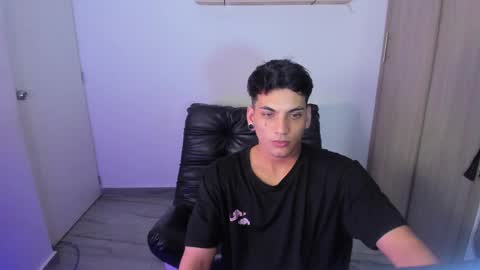 Snapshot of luxrx chatting on 05.28.26 luxrx online show from 05.28.26