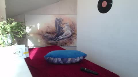 Laura online show from 09.27.25