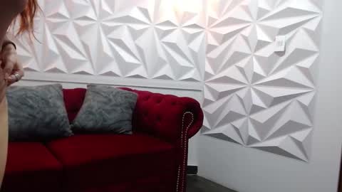 Snapshot of luxury_02 chatting on 12.03.25 Luxury online show from 12.03.25