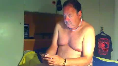 Snapshot of luxx72boy chatting on 07.14.26 luxx72boy online show from 07.14.26