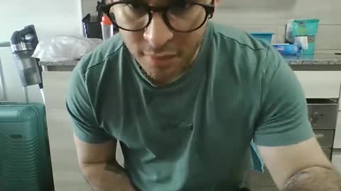 Snapshot of luzardol chatting on 10.11.25 luzardol online show from 10.11.25