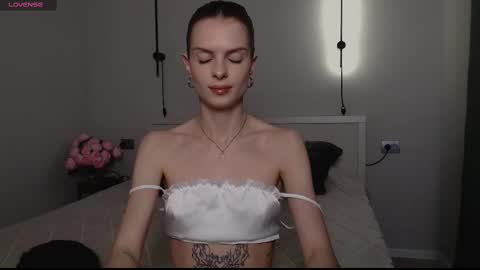 Snapshot of ly_lydia chatting on 02.20.25 ly lydia online show from 02.20.25