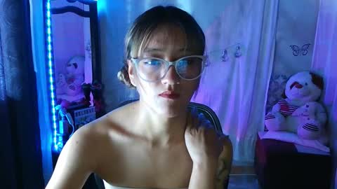 Snapshot of lya_ch chatting on 10.14.25 Call me Lia  online show from 10.14.25