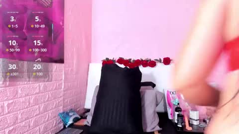 Snapshot of lyaa_collins_ chatting on 10.20.25 Lya online show from 10.20.25