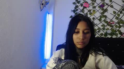 Snapshot of lyam_ebony chatting on 12.23.25 lyam_ebony online show from 12.23.25