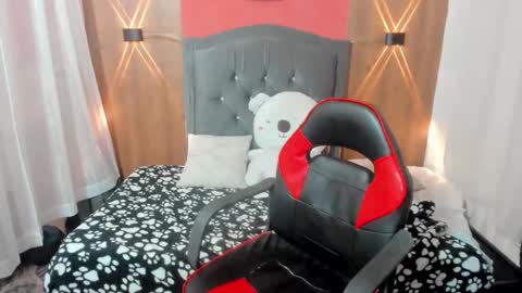 lyanamerry03 online show from 02.19.25