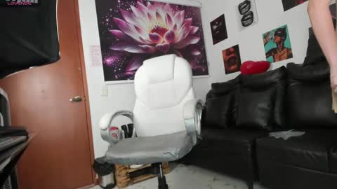  Lycoris  online show from 09.18.25