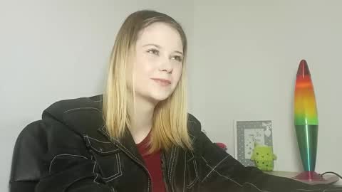 Snapshot of lydiasunny chatting on 10.13.25 Lydia online show from 10.13.25