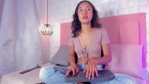 Lyhana Lee online show from 03.01.25