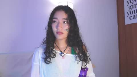 Lyhana Lee online show from 11.26.25