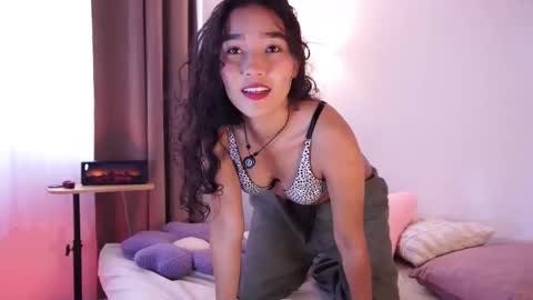 Lyhana Lee online show from 12.04.25