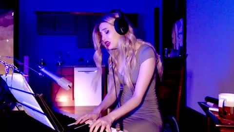 LylacDoll online show from 12.13.24