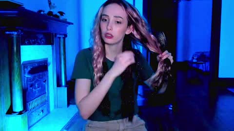 LylacDoll online show from 12.16.24