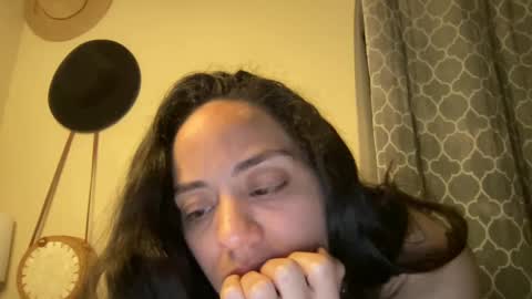 Snapshot of lylajades chatting on 02.03.25 Olivia online show from 02.03.25