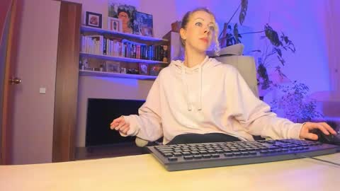 Lylith Skye NO NUDE model online show from 04.19.26