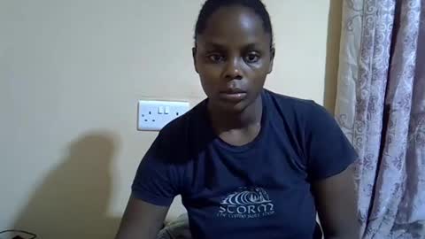 Snapshot of lyn_anna chatting on 10.27.25 lyn_anna online show from 10.27.25