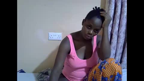 Snapshot of lyn_anna chatting on 10.29.25 lyn_anna online show from 10.29.25