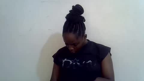 Snapshot of lyn_anna chatting on 05.20.26 lyn_anna online show from 05.20.26