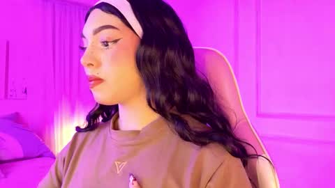 Lyna love online show from 12.16.25