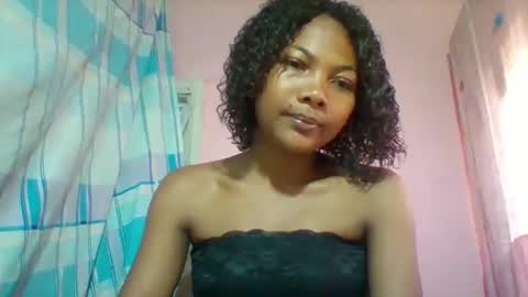 Snapshot of lyndah19 chatting on 12.21.25 lyndah19 online show from 12.21.25