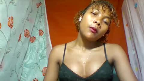 Snapshot of lyndah19 chatting on 01.10.26 lyndah19 online show from 01.10.26