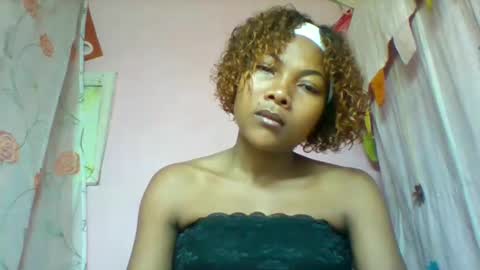 Snapshot of lyndah19 chatting on 02.02.26 lyndah19 online show from 02.02.26