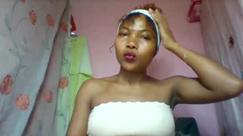 Snapshot of lyndah19 chatting on 02.06.26 lyndah19 online show from 02.06.26