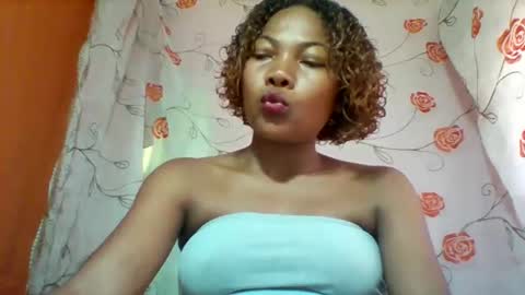 Snapshot of lyndah19 chatting on 03.04.26 lyndah19 online show from 03.04.26