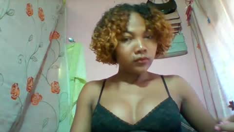 Snapshot of lyndah19 chatting on 03.05.26 lyndah19 online show from 03.05.26