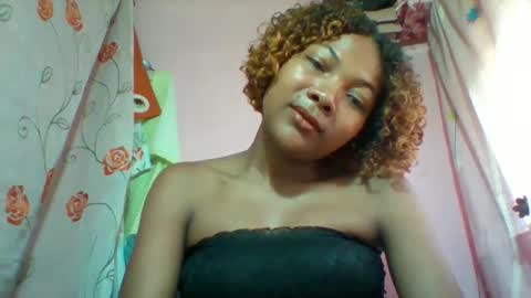 Snapshot of lyndah19 chatting on 03.08.26 lyndah19 online show from 03.08.26