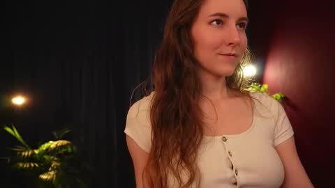 Snapshot of lynn_feline chatting on 10.14.25 Lynn online show from 10.14.25